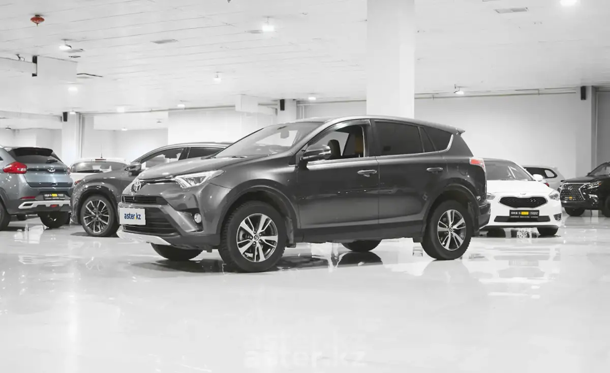 Toyota RAV4 2016 года за 10 900 000 тг. в Алматы