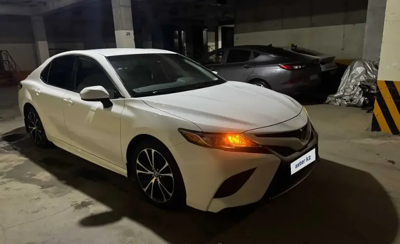 Toyota Camry 2020 года за 16 000 000 тг. в Астана