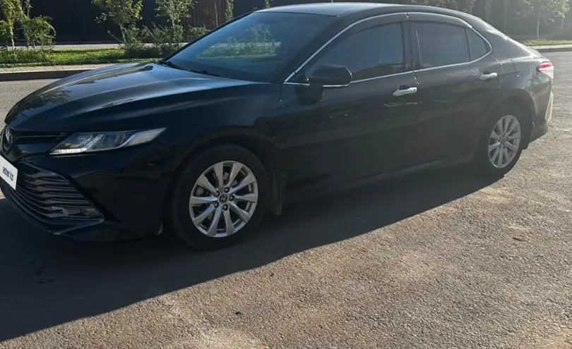 Toyota Camry 2019 года за 13 000 000 тг. в Астана