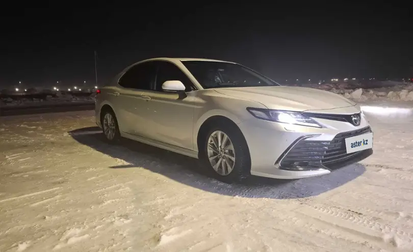 Toyota Camry 2023 года за 20 000 000 тг. в Астана