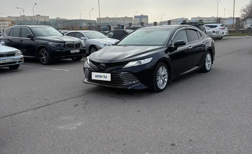 Toyota Camry 2020 года за 15 000 000 тг. в Алматы