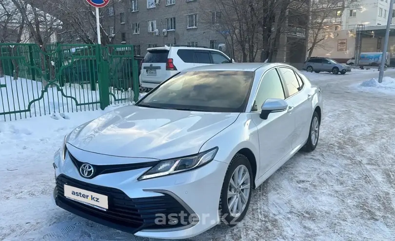 Toyota Camry 2023 года за 15 500 000 тг. в Астана