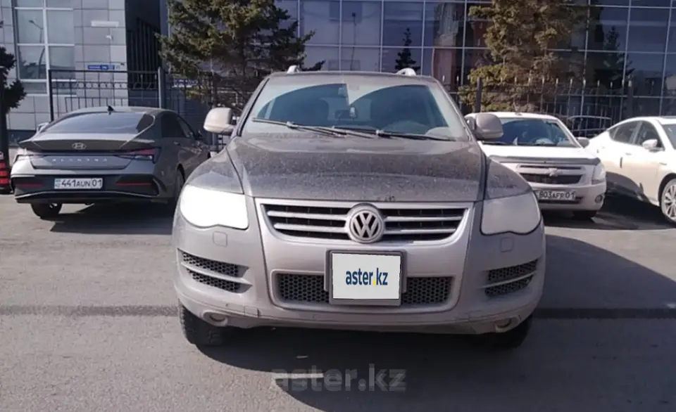 Volkswagen Touareg 2008 года за 6 000 000 тг. в Астана фото 2