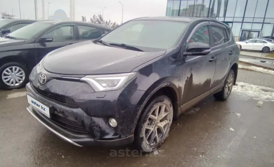 Toyota RAV4 2019 года за 13 500 000 тг. в Астана фото 1