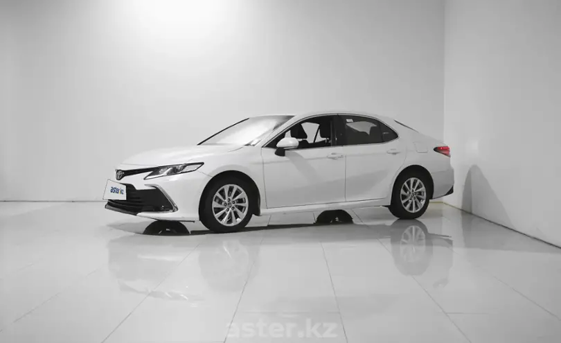 Toyota Camry 2023 года за 16 500 000 тг. в Алматы