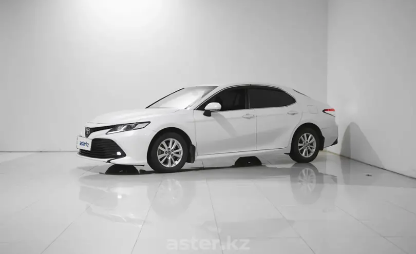 Toyota Camry 2020 года за 12 250 000 тг. в Алматы