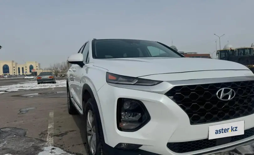 Hyundai Santa Fe 2019 года за 10 500 000 тг. в Астана