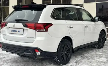 Mitsubishi Outlander 2022 года за 15 900 000 тг. в Астана фото 4