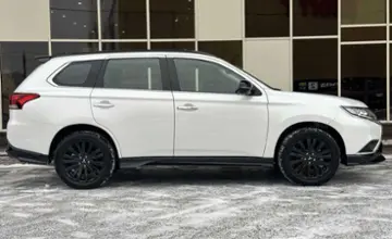 Mitsubishi Outlander 2022 года за 15 900 000 тг. в Астана фото 3