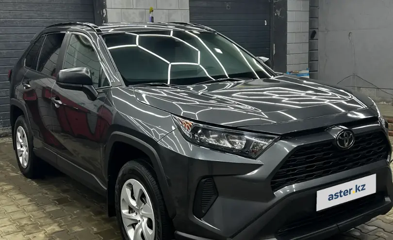Toyota RAV4 2020 года за 15 900 000 тг. в Астана