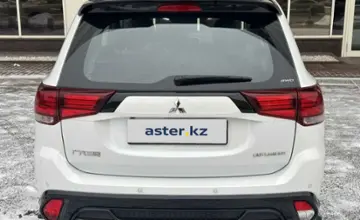 Mitsubishi Outlander 2022 года за 15 900 000 тг. в Астана