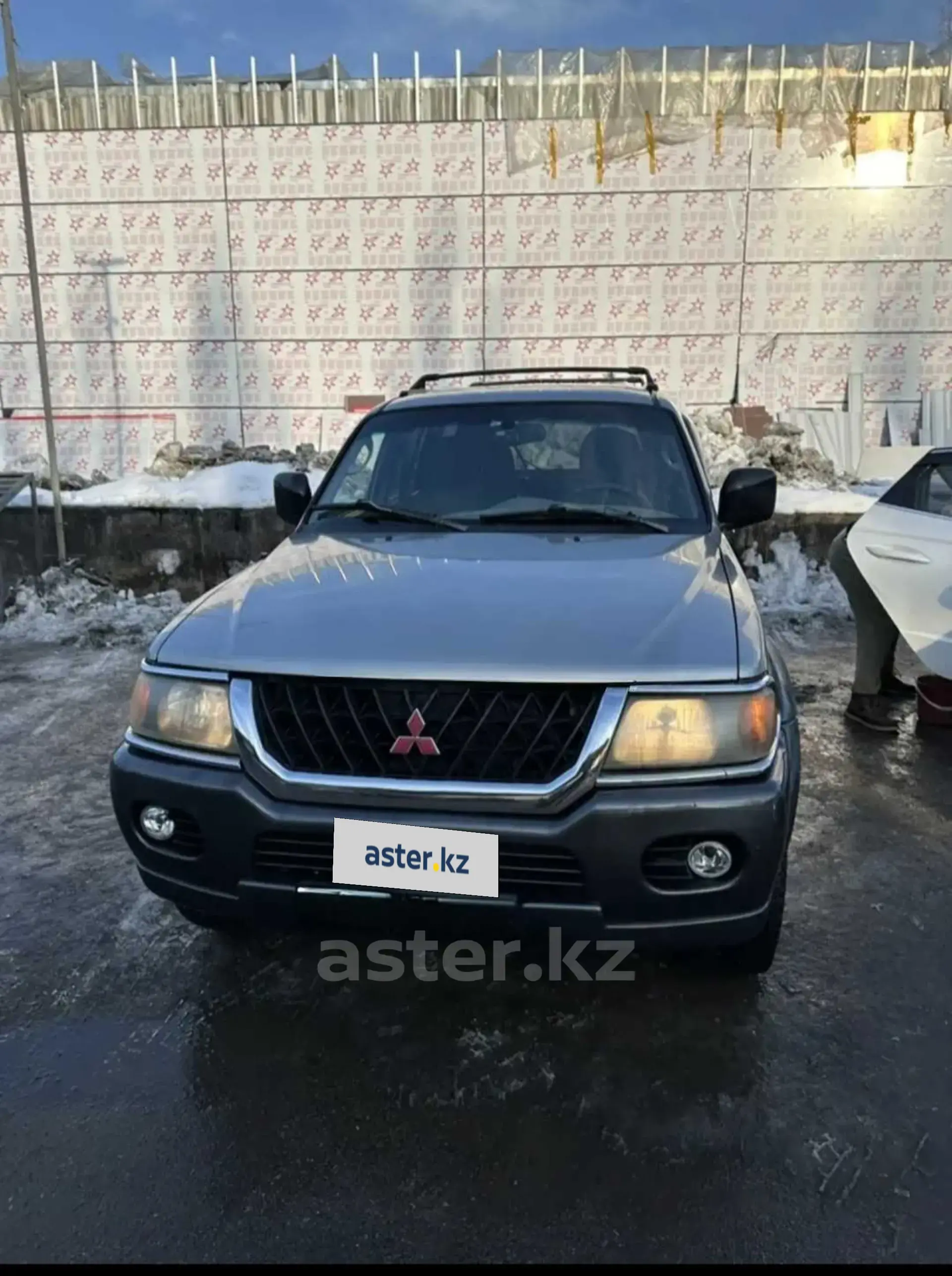 Mitsubishi Montero Sport 2000