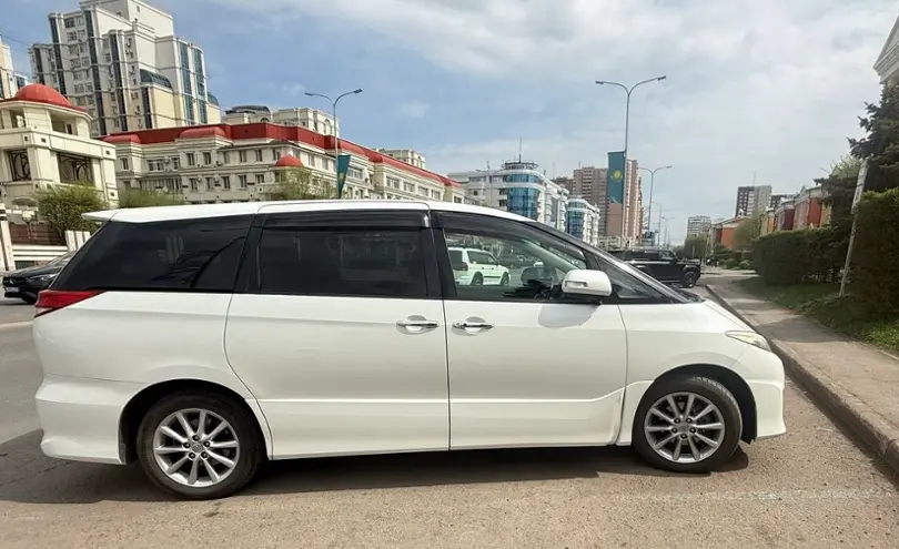 Toyota Estima 2011 года за 8 200 000 тг. в Астана