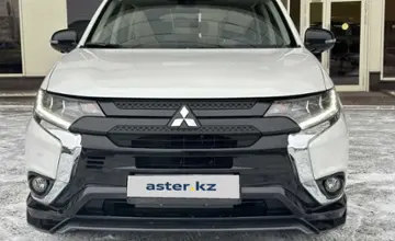 Mitsubishi Outlander 2022 года за 15 900 000 тг. в Астана фото 2