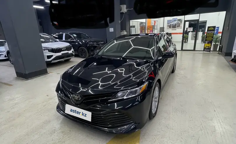 Toyota Camry 2019 года за 11 500 000 тг. в Астана