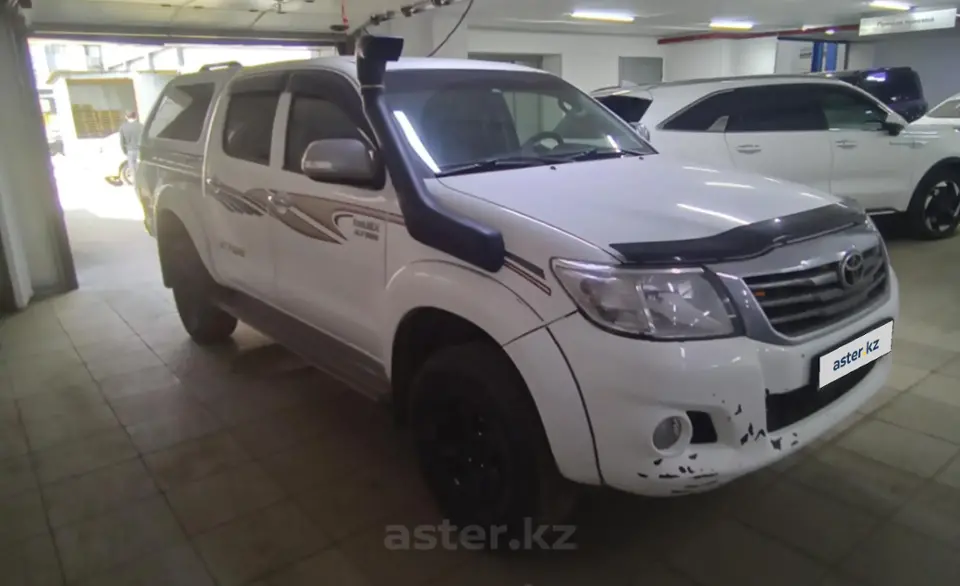 Toyota Hilux 2012 года за 10 000 000 тг. в Астана фото 3