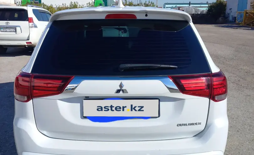 Mitsubishi Outlander 2022 года за 10 700 000 тг. в Астана фото 2