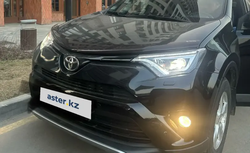 Toyota RAV4 2018 года за 12 525 000 тг. в Караганда