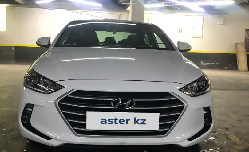 Hyundai Elantra 2018 года за 8 500 000 тг. в Шымкент
