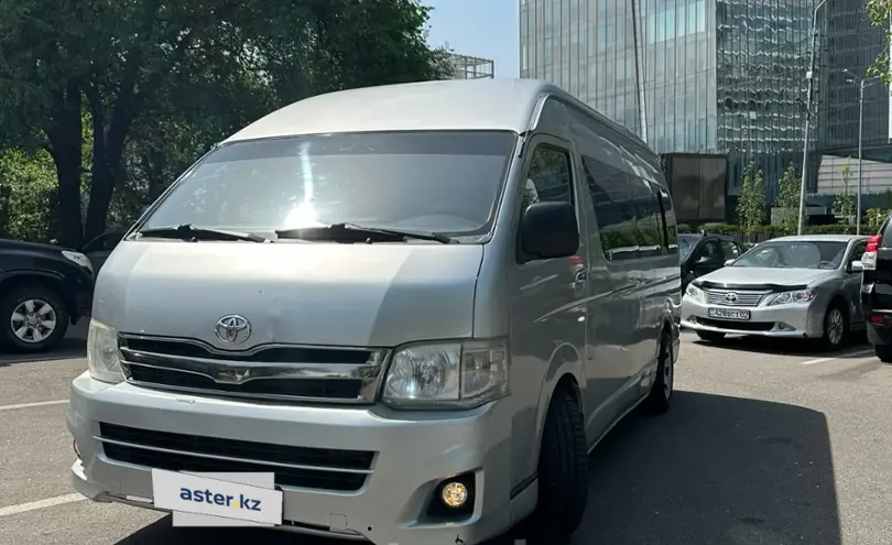 Toyota HiAce 2011 года за 11 400 000 тг. в Алматы