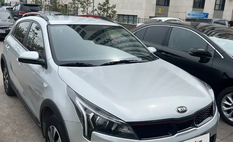 Kia Rio 2020 года за 7 500 000 тг. в Астана
