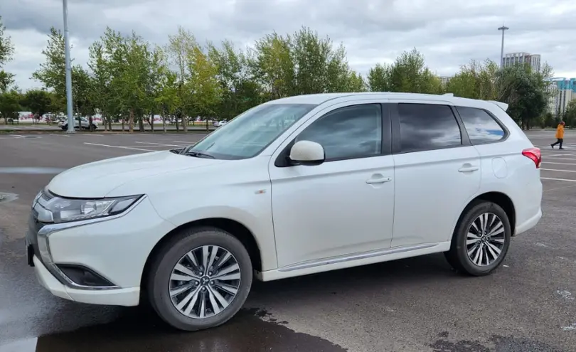 Mitsubishi Outlander 2023 года за 10 500 000 тг. в Астана