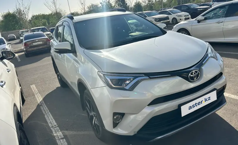 Toyota RAV4 2019 года за 12 200 000 тг. в Алматы