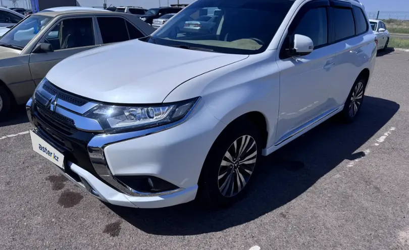 Mitsubishi Outlander 2022 года за 10 500 000 тг. в Астана