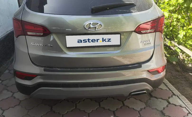 Hyundai Santa Fe 2018 года за 10 200 000 тг. в Алматы