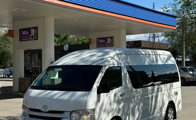 Toyota HiAce 2014 года за 13 800 000 тг. в Алматы