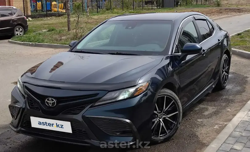 Toyota Camry 2021 года за 12 400 000 тг. в Астана