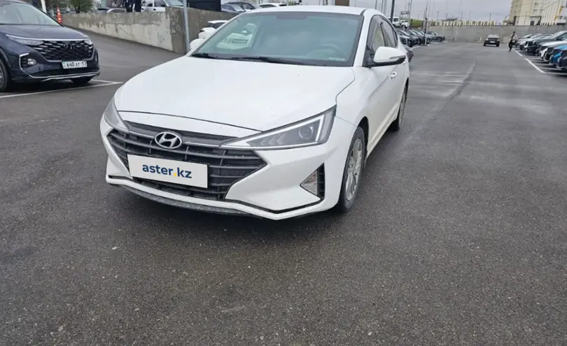 Hyundai Elantra 2019 года за 8 000 000 тг. в Шымкент