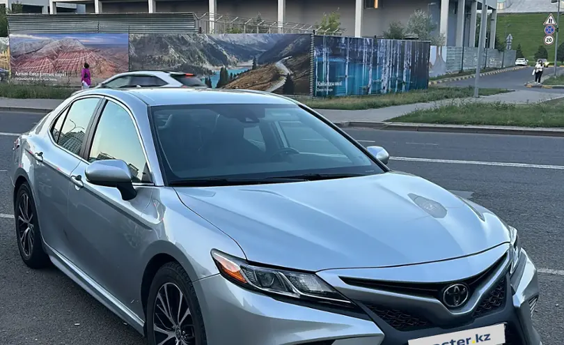 Toyota Camry 2020 года за 13 000 000 тг. в Астана