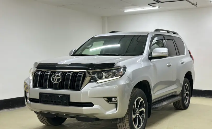 Toyota Land Cruiser Prado 2019 года за 23 500 000 тг. в Астана