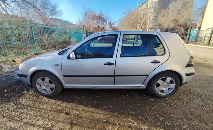 Volkswagen Golf 1998 года за 1 950 000 тг. в Актобе