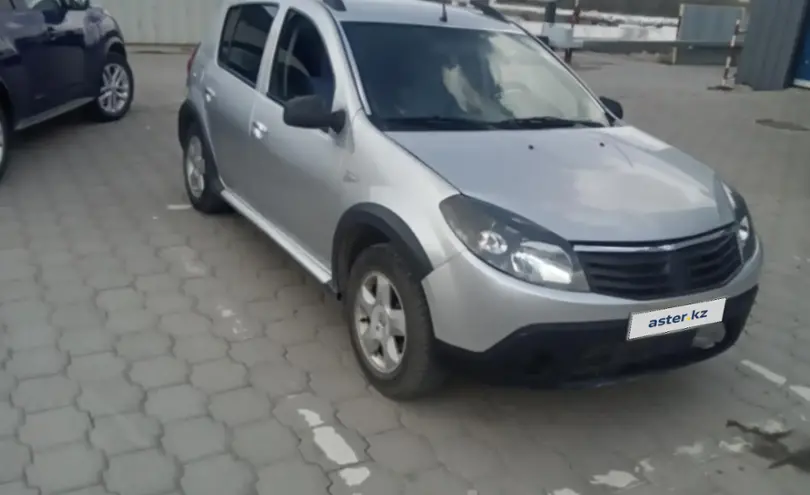 Renault Sandero 2014 года за 3 500 000 тг. в Караганда фото 3