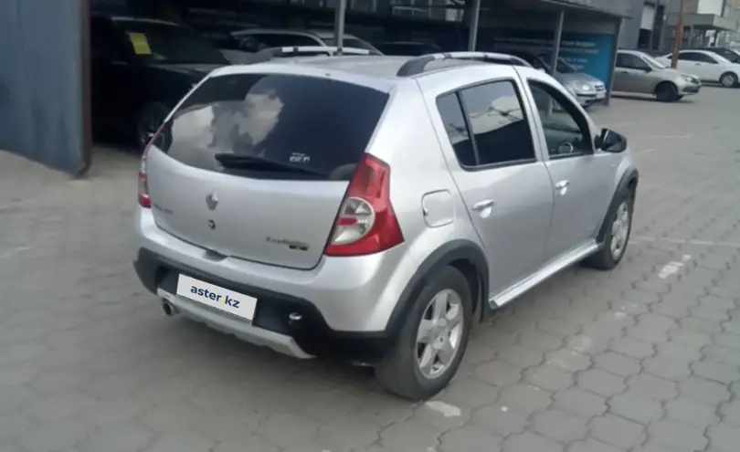 Renault Sandero 2014 года за 3 500 000 тг. в Караганда фото 5