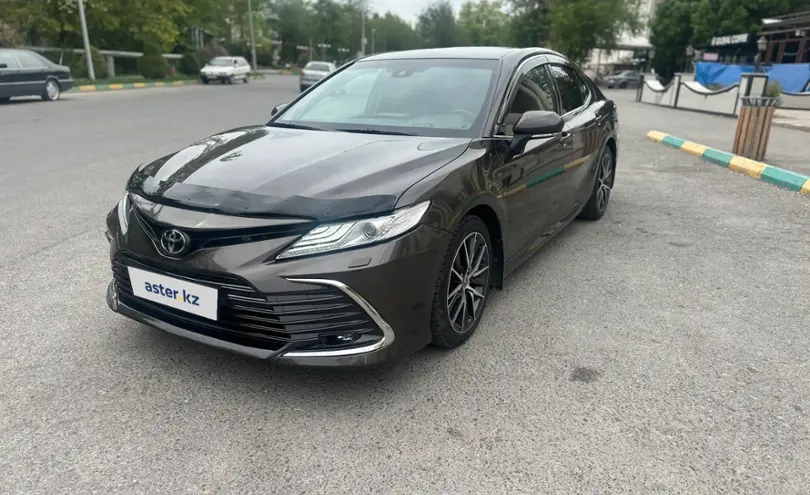 Toyota Camry 2021 года за 16 200 000 тг. в Шымкент