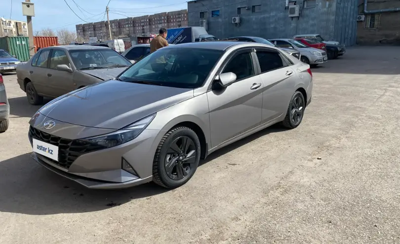 Hyundai Elantra 2022 года за 9 800 000 тг. в Караганда