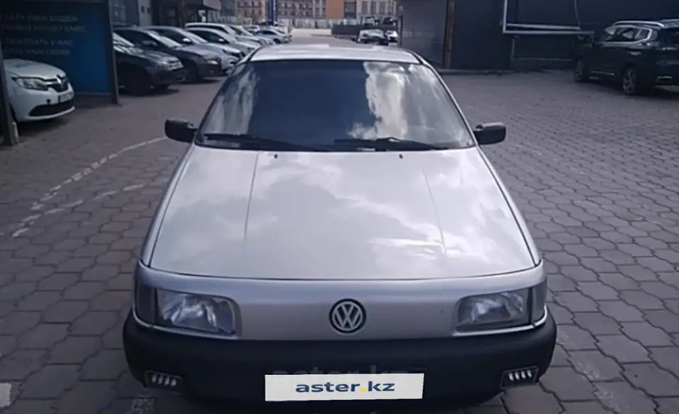 Volkswagen Passat 1988 года за 1 500 000 тг. в Караганда фото 2