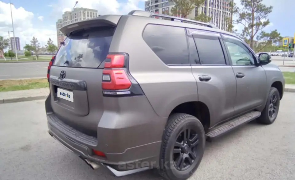 Toyota Land Cruiser Prado 2009 года за 18 000 000 тг. в Астана