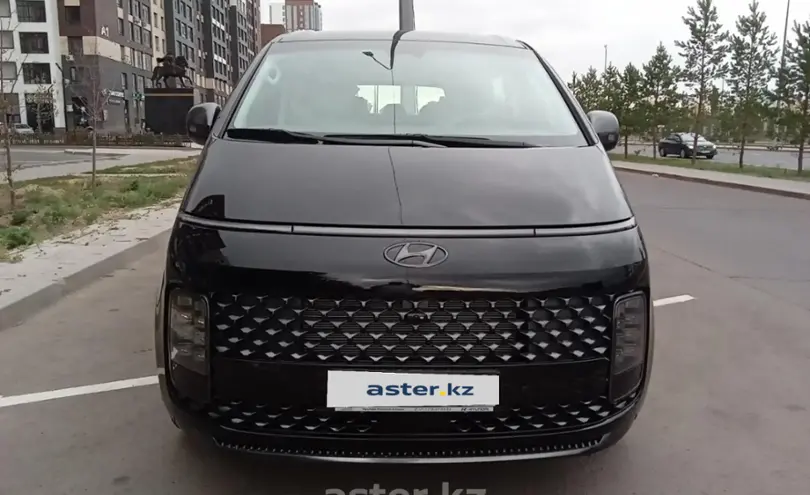 Hyundai Staria 2023 года за 24 000 000 тг. в Астана