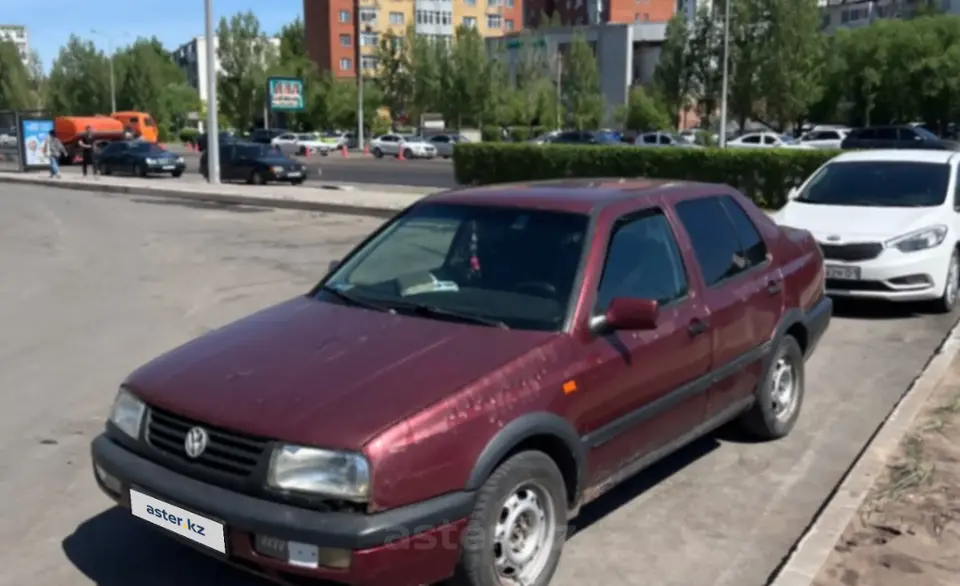 Volkswagen Vento 1993 года за 1 200 000 тг. в Астана фото 1