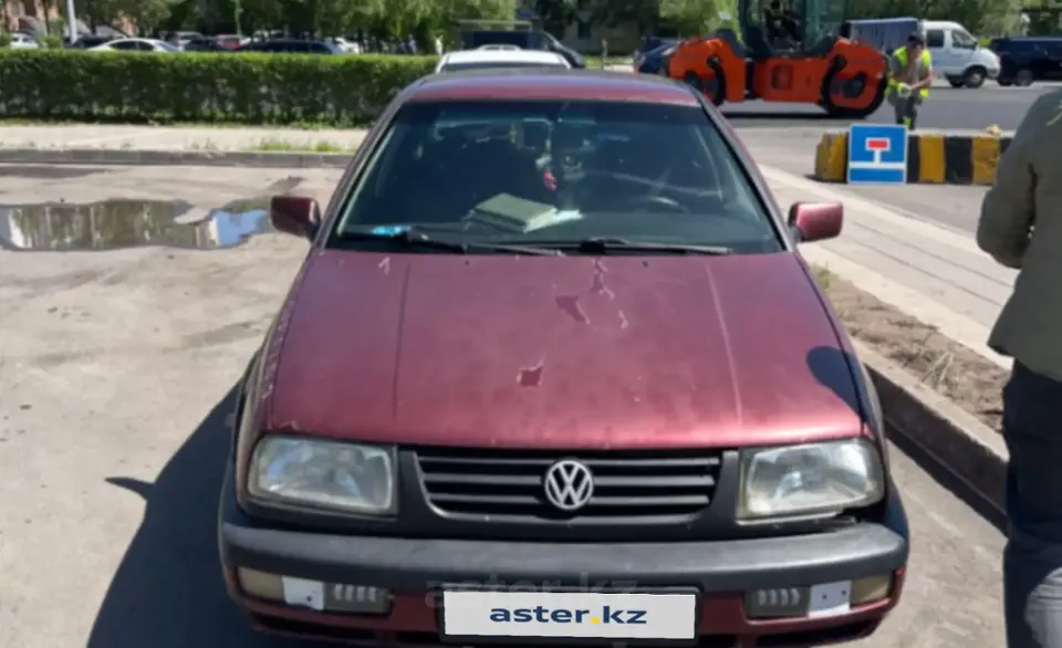 Volkswagen Vento 1993 года за 1 200 000 тг. в Астана фото 2