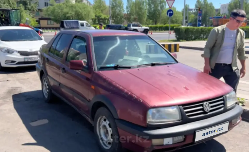 Volkswagen Vento 1993 года за 1 200 000 тг. в Астана фото 3