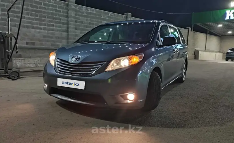 Toyota Sienna 2016 года за 12 800 000 тг. в Алматы