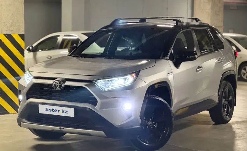 Toyota RAV4 2020 года за 16 000 000 тг. в Алматы