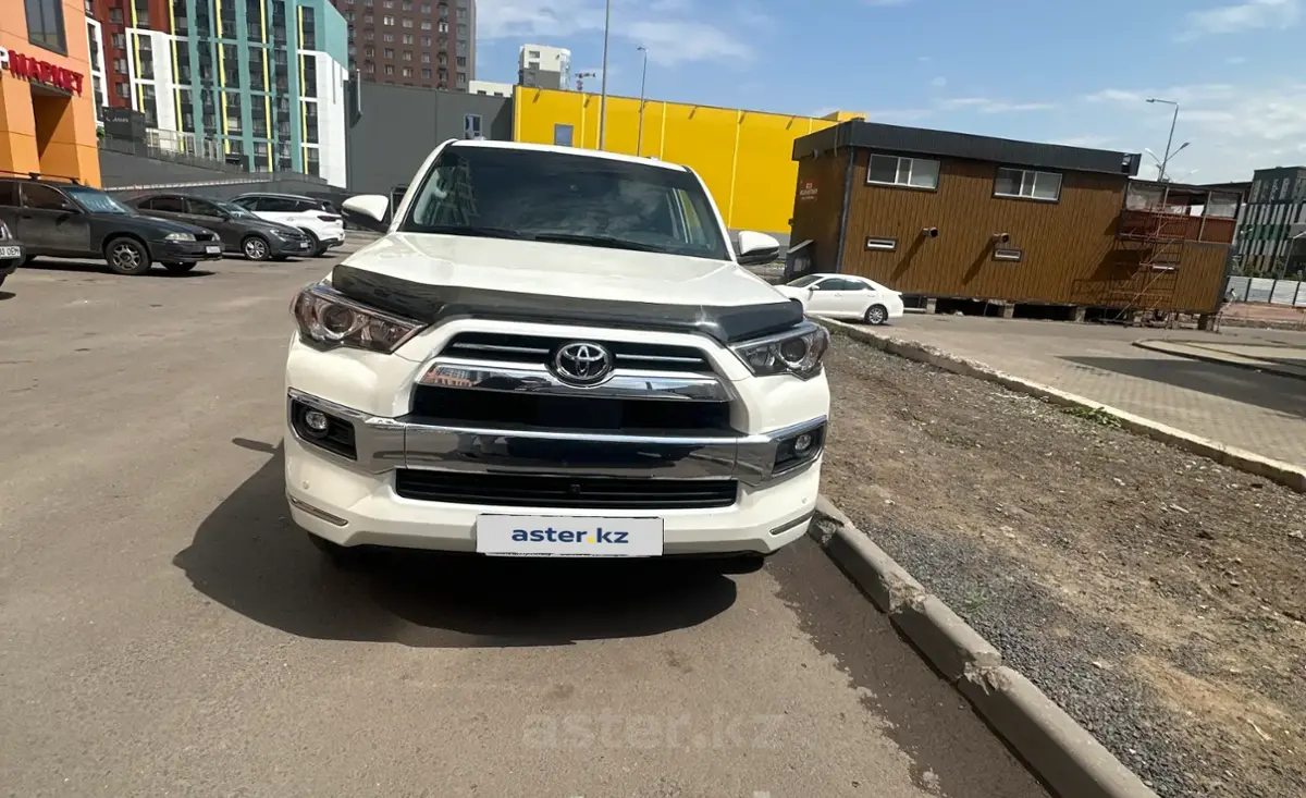 Toyota 4Runner 2023 года за 35 000 000 тг. в Астана