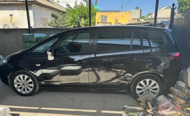Opel Zafira 2015 года за 8 200 000 тг. в Алматы