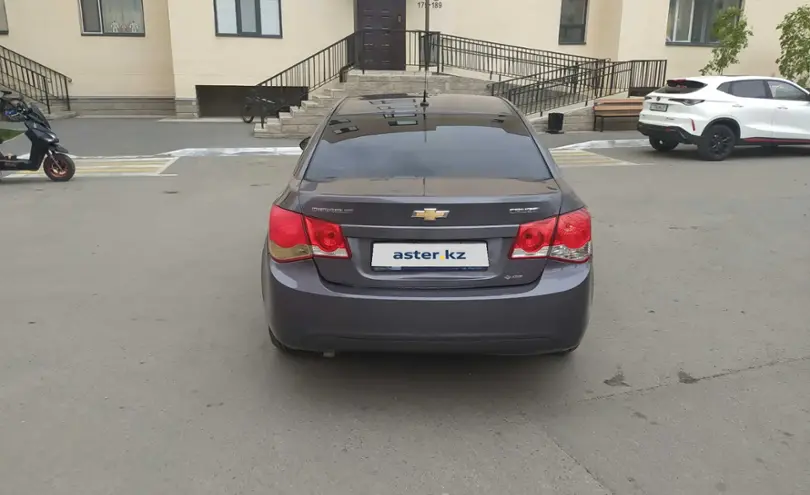Chevrolet Cruze 2013 года за 2 400 000 тг. в Астана фото 4